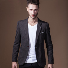 职场人员的职业装定制 应从哪些方面来判定西装的档次呢