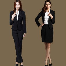 女性职业装与衬衫的套装混搭及修饰