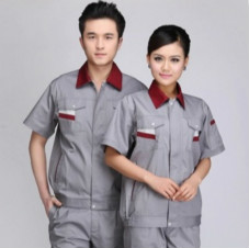 夏季应该如何选择员工工作服