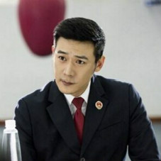 从人民的名义看蔡成功为什么送侯亮平定制西装